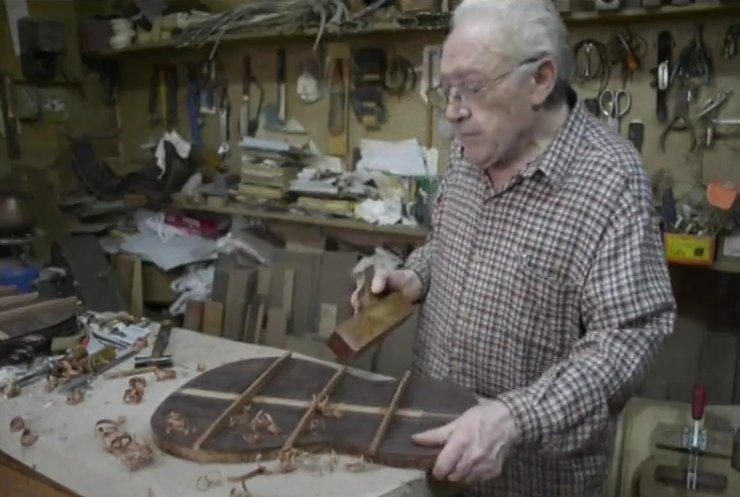 Гітари 82-річного майстра із Іспанії розкуповують за тисячі євро