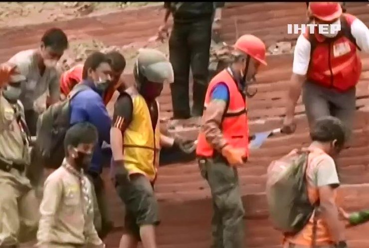 У Непалі від землетрусу могли загинути 10 тис людей (відео)