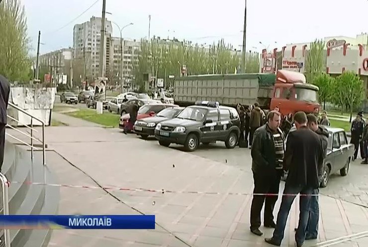 Жінку у Миколаєві пограбували на виході із банку