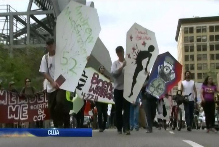 Лос-Анджелес протестує проти свавілля поліції