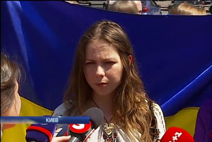В Украине собирали поздравления с именинами для Надежды Савченко (видео)