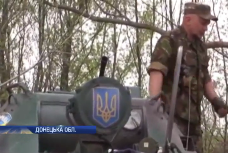Військові показали відео обстрілу їх позицій з танку