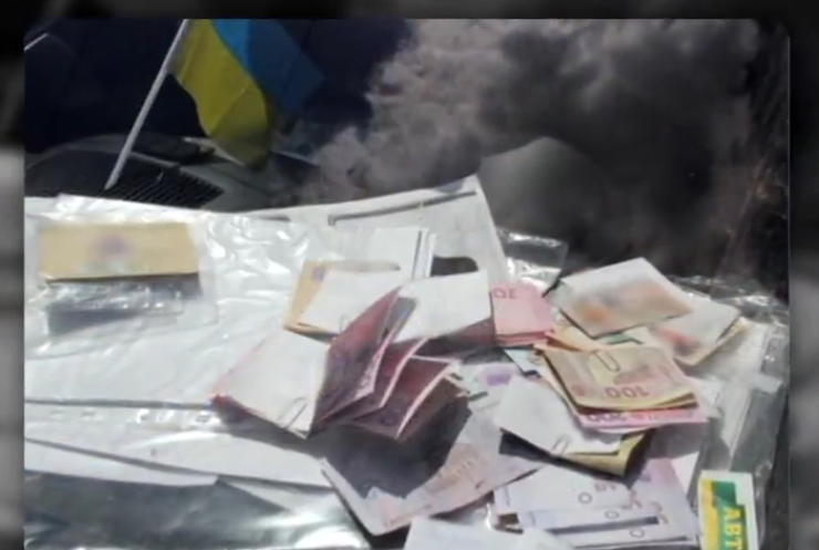 В автошколі Чернігова видавали посвідчення за 12 тис. гривень