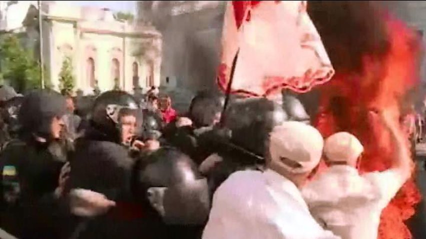 Міліція затримала під Верховною радою 10 мітингувальників