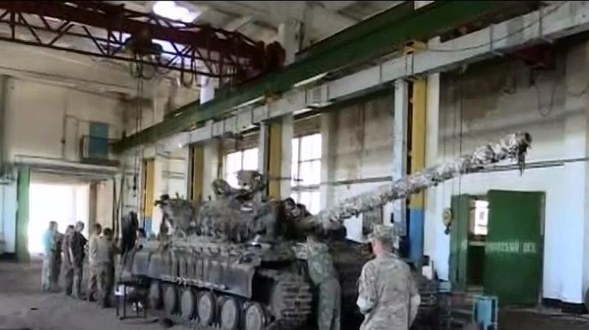 Під Маріуполем танкісти шкодують, що не можуть допомогти на фронті