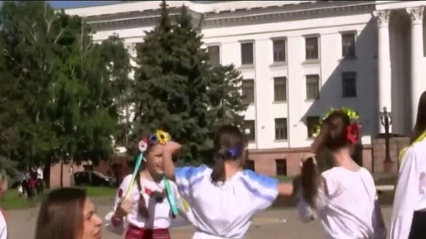 У Краматорську день вишиванки відзначили танцями
