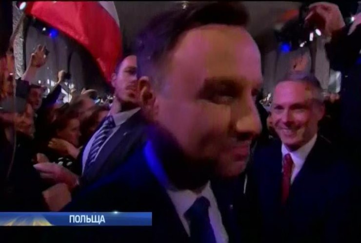 На виборах у Польщі Анджей Дуда обійшов опонента на 3%