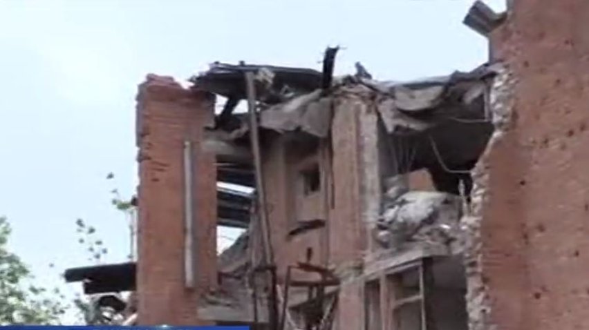 Противник знищив будинок у Станиці Луганській, на Луганщині