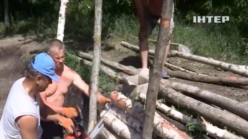 Інженери-добровольці зводять укріплення на Донбасі