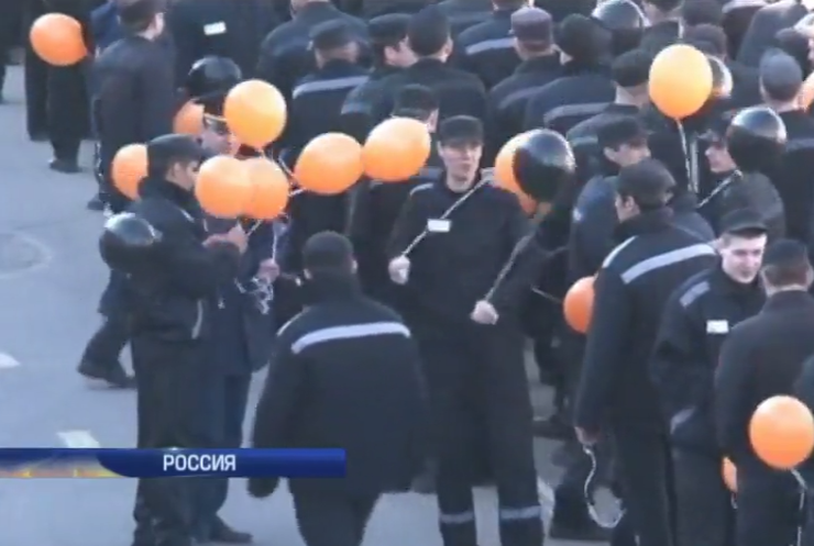 В тюрьмах России раздали шарики цвета георгиевской ленты