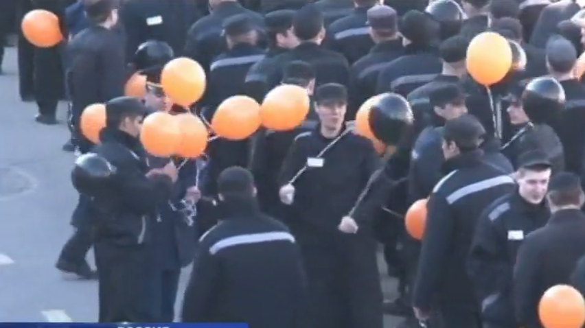 В тюрьмах России раздали шарики цвета георгиевской ленты