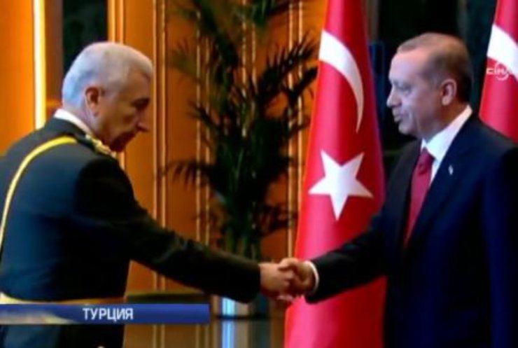 Президент Турции разрешил искать у него золотой унитаз