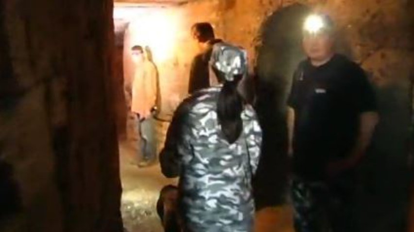 В катакомбах Одессы спасли подростков благодаря перегару (видео)