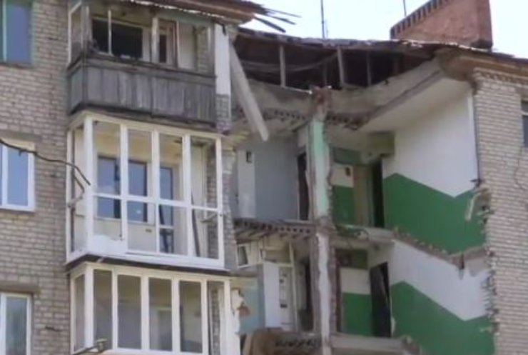 У Слов'янську вимагають відбудувати зруйновані війною будинки