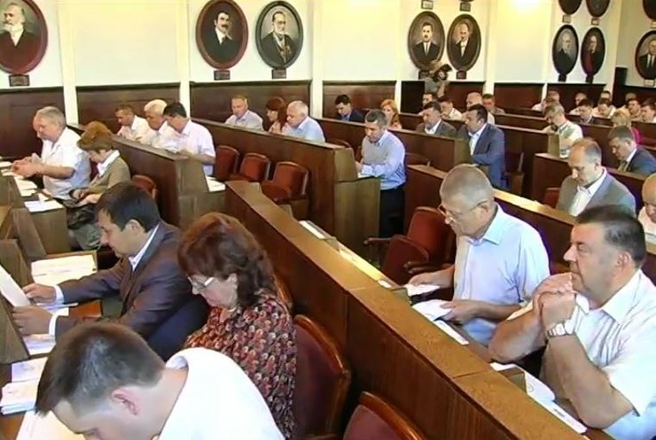 Депутаты в Черновцах выделили себе 9 миллионов на пиар