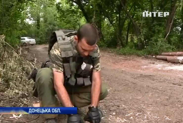 Під Донецьком бойовики обстрілюють невідомими снарядами