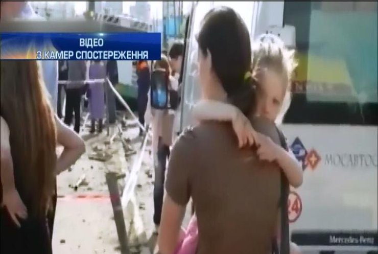 Автобус у Москві розбив зупинку з людьми