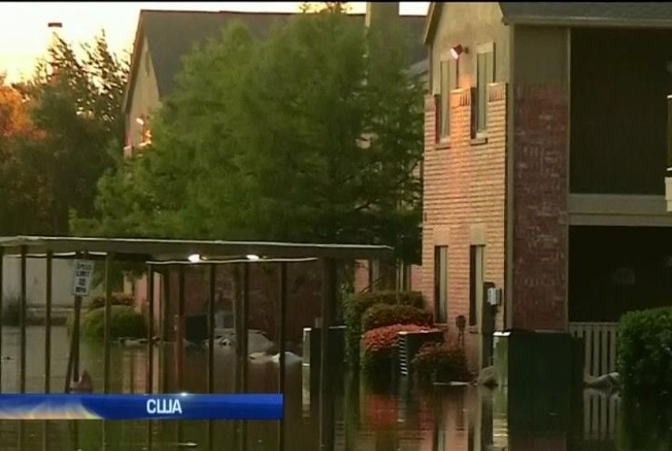 У Техасі евакуюють міста через зливи