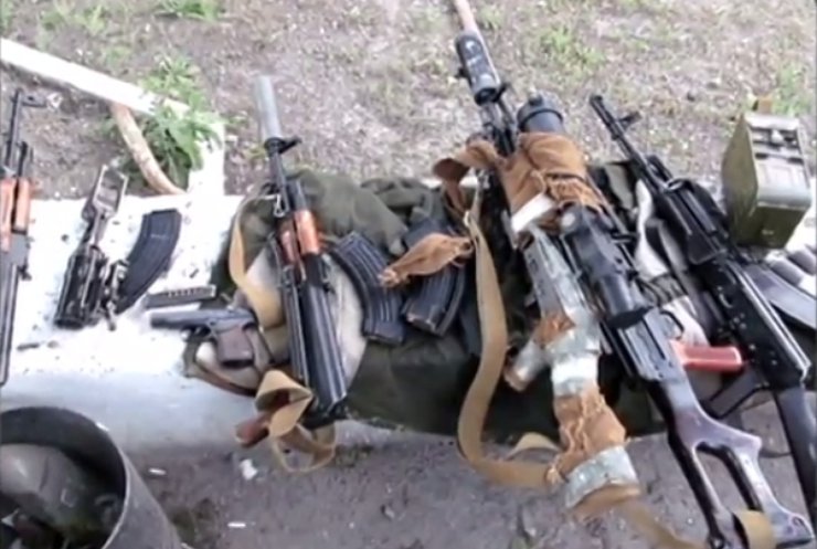 На Луганщині затримали контрабандиста із арсеналом зброї