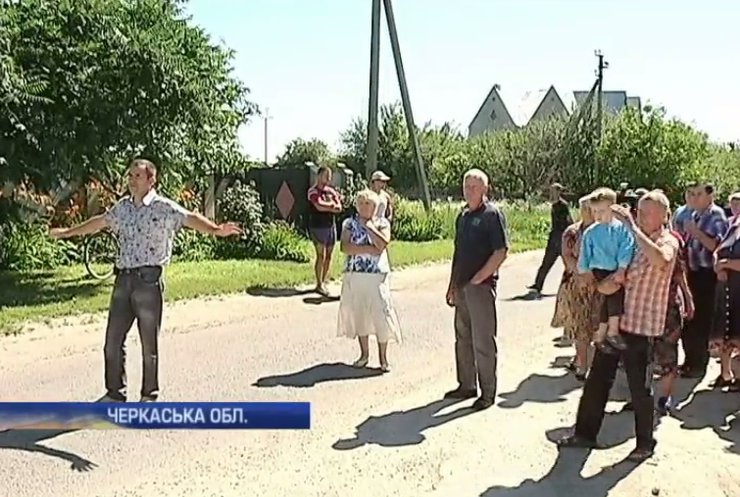 На Черкащині перевізники відмовляються працювати через жахливі дороги