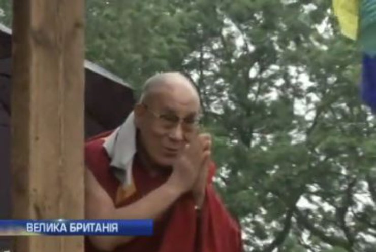 Далай-лама відвідав фестиваль Гластонбері