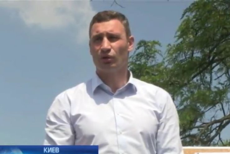 Виталий Кличко призывает пить воду из-под крана