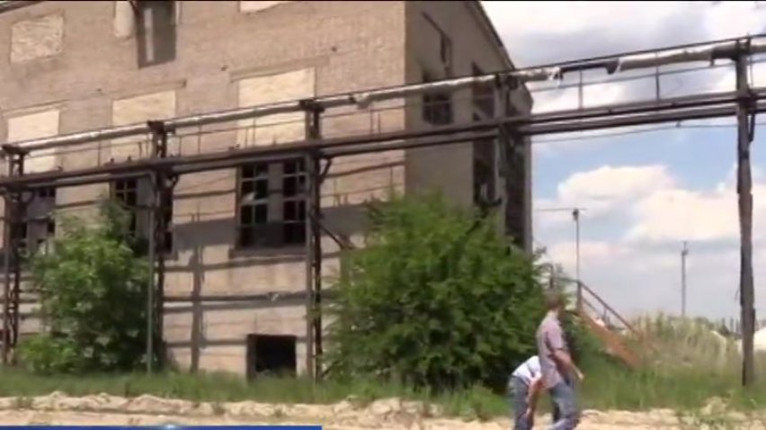 Обстріли гаубицями зупинили роботу заводів під Донецьком