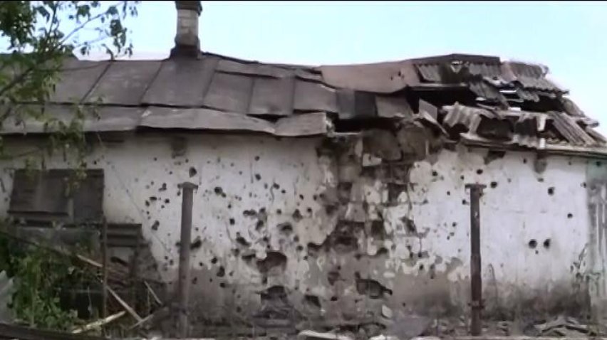 Селище під Маріуполем перетворили на руїни обстрілами