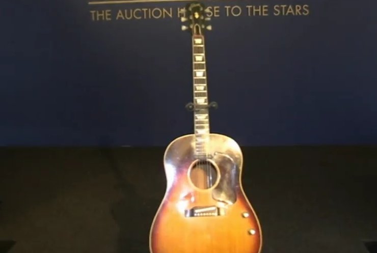Гітару Джона Леннона оцінили у мільйон доларів