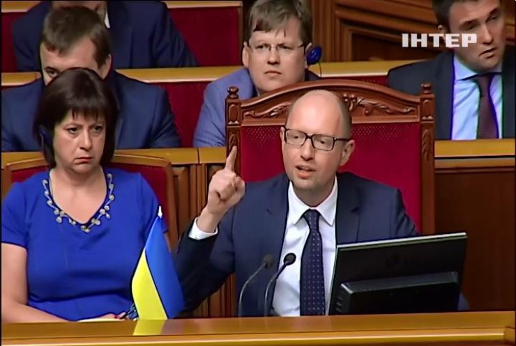 Яценюк та Тимошенко посперечалися через газові контракти