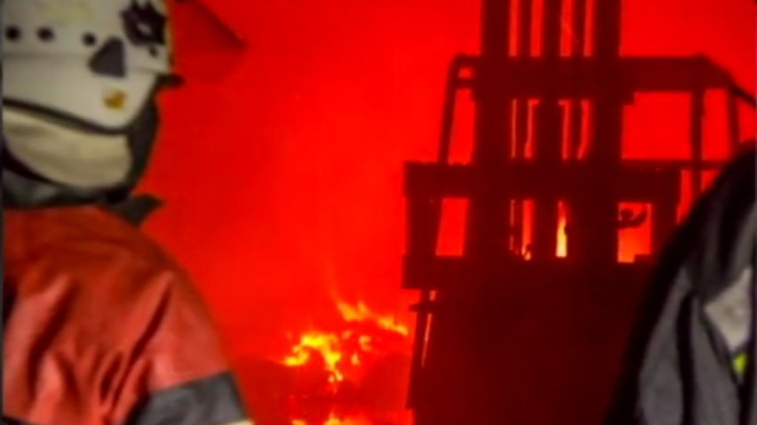На Львівщині приборкали потужну пожежу у селі Давидів