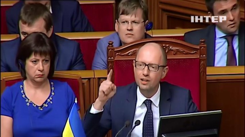 Яценюк та Тимошенко посперечалися через газові контракти