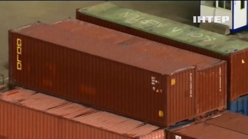 У Британії спіймали нелегалів у контейнерах