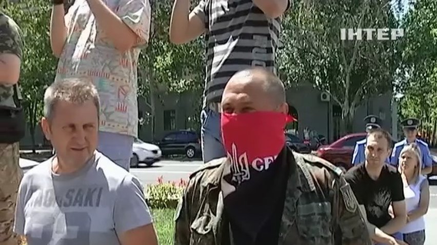 На митингах "Правый сектор" требует отставки Авакова