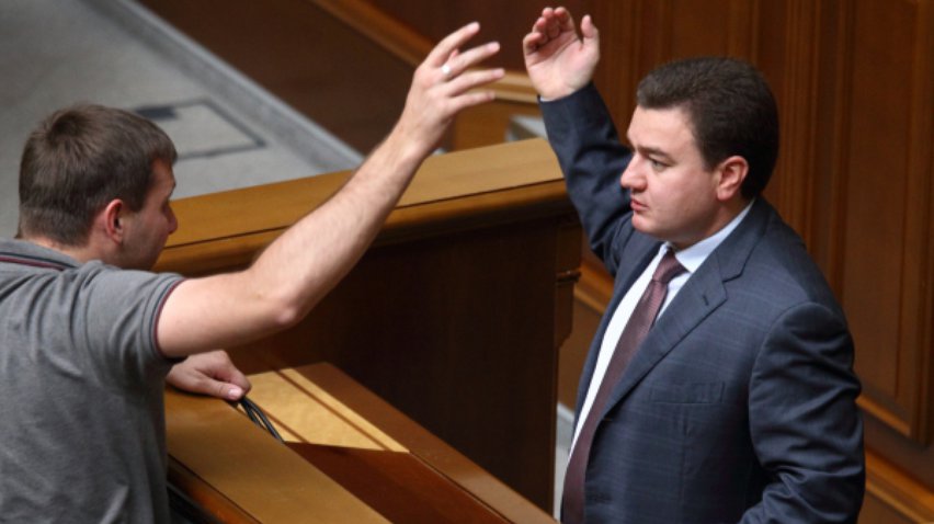 У Раді депутати побились через "Правий сектор"