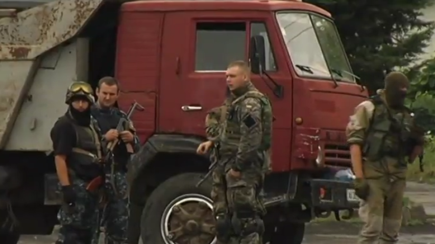 Чотирьох бійців "Правого сектору" підозрюють у тероризмі