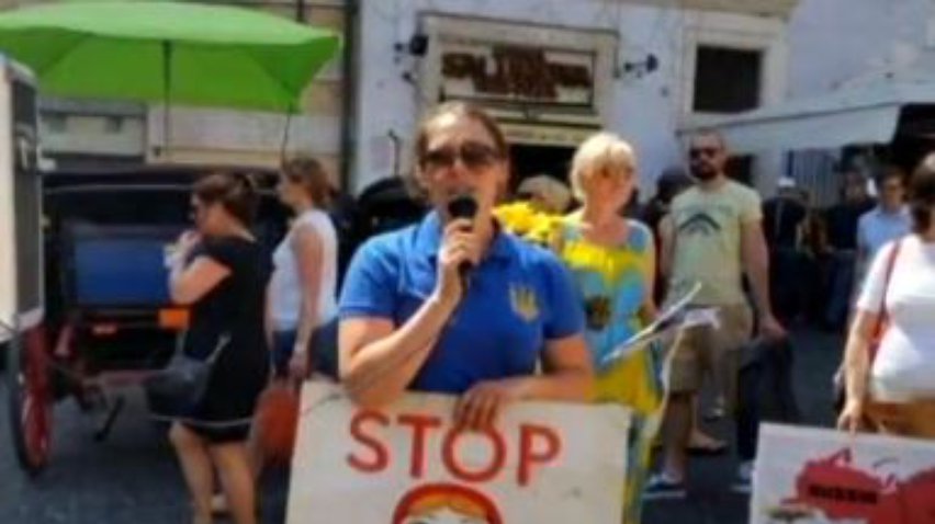 "Руссо туристо" разразились матами на митинге в Риме