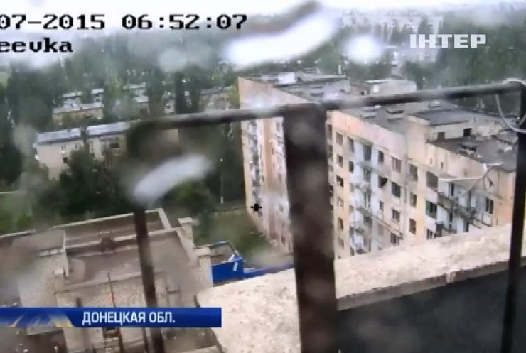 В Авдеевке прямой наводкой расстреливали жилые дома (видео)