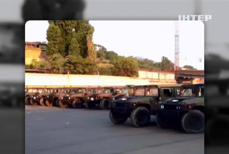 В Одессу прибыли 100 "хаммеров" для армии