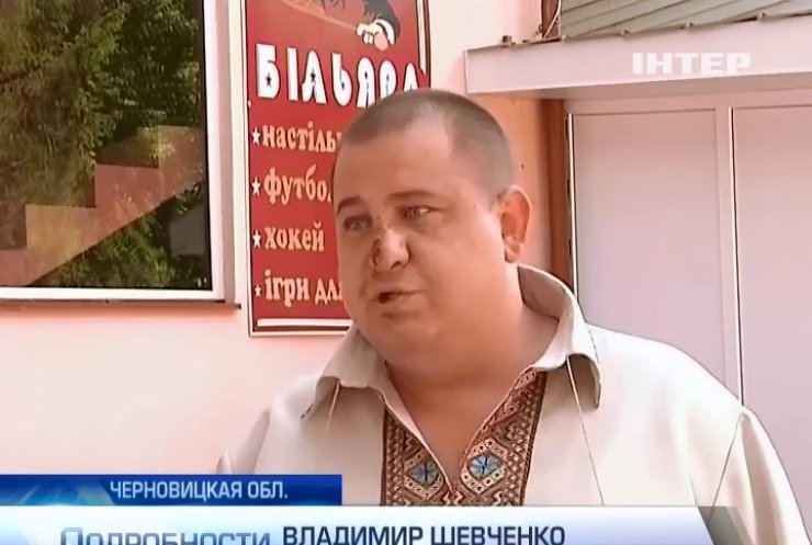 На Буковине глава милиции избил чиновника в баре