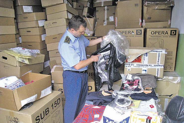 На Закарпатье милиция закрывает глаза на склады с контрабандой