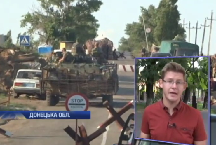 Під Маріуполем військових нещадно обстрілюють танками (відео)