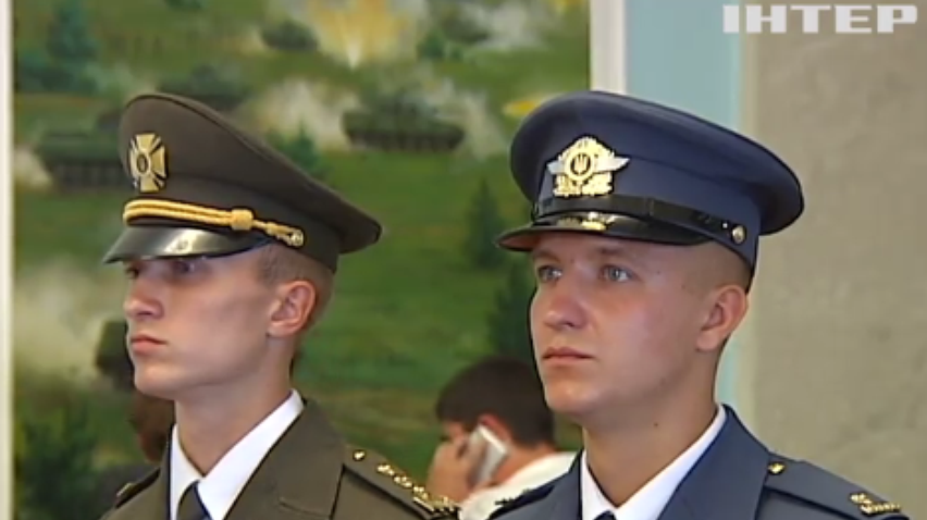 Звезды на погонах украинских военных заменят крестами (видео)