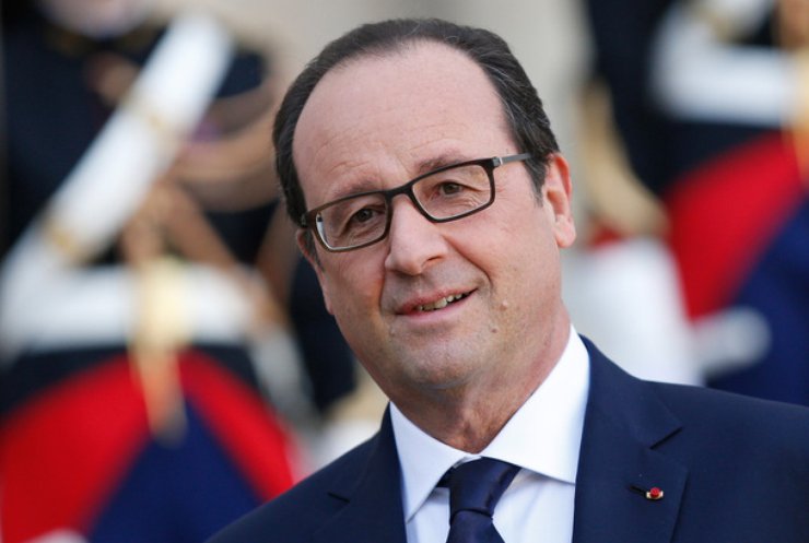 Президент Франції Франсуа Олланд відмовився від відпустки