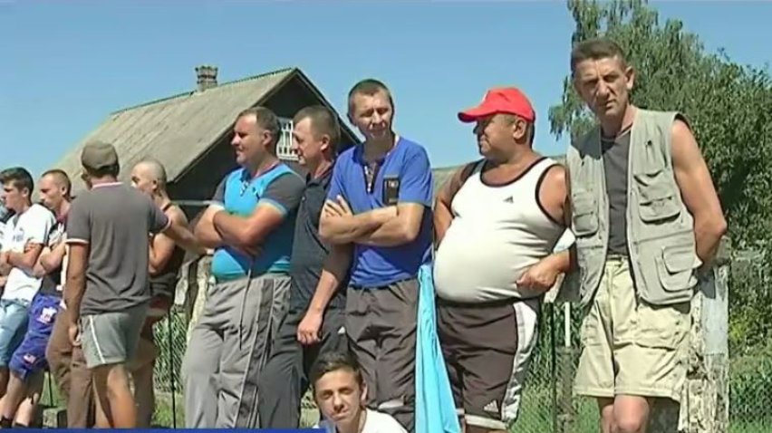 Селяни на Буковині перекрили трасу, вимагаючи ремонту доріг  (відео)