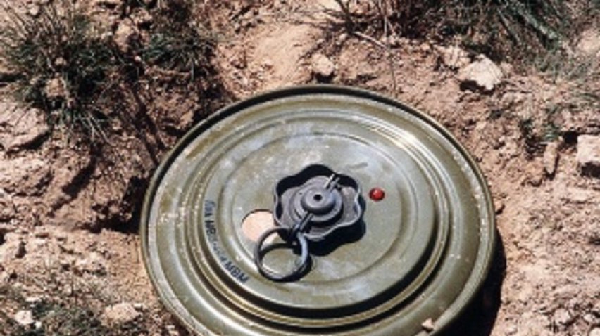 На Дніпропетровщині виявили закладені 4 протитанкові міни