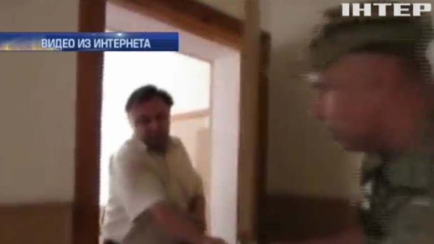 Чиновник из Мелитополя убежал от повестки из военкомата (видео)