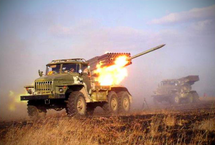 Россия подвезла боевикам тонны боеприпасов для "Градов"