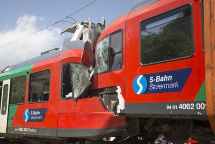 В Венгрии в лобовом столкновении поездов пострадали 20 человек