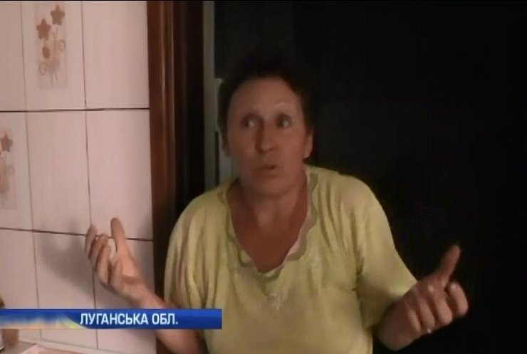 Мешканців Золотого під Луганськом загнали обстрілами до підвалів
